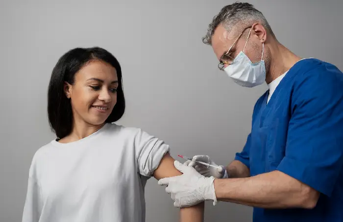 Aplicación de vacuna VPH de 9 serotipos